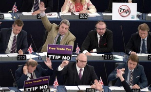 Le Parlement européen lors du vote sur l'accord de libre-échange en tractation avec les États-Unis (TTIP), le 10 juin 2015 à strasbourg en France