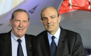 Eric Trappier prend mercredi ses fonctions de PDG de Dassault Aviation, succédant à Charles Edelstenne, 75 ans, qui a fait du constructeur du Rafale un pilier de l'industrie française de la défense.