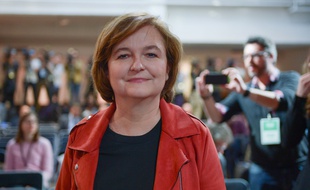 Nathalie Loiseau est sortie mercredi du Conseil des ministres en faisant un signe d'adieu aux journalistes présents