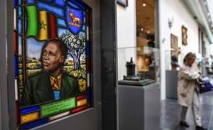 Portrait de Mamadou N'Diaye, un personnage de Roubaix, exposé à La Piscine, à l'occasion de la réouverture du musée, le 19 octobre 2018.