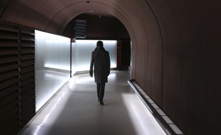 Ce couloir souterrain permet de relier les deux bâtiments de la DGSE à Paris (illustration).