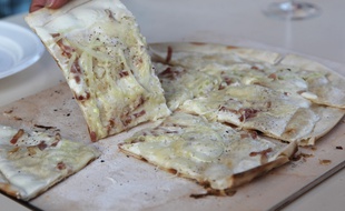 Alsace: Le record de la plus longue tarte flambée au monde battu (Illustration)