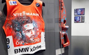 Des skis, des combinaisons et des portraits de champions de ski, entre autres, sont à découvrir au musée national du Sport de Nice.