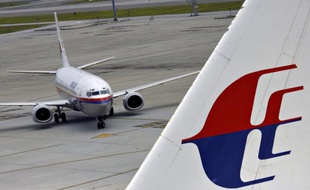 Un avion de la compagnie Malaysia Airlines, à l'aéroport international de Kuala Lumpur, le 26 février 2007