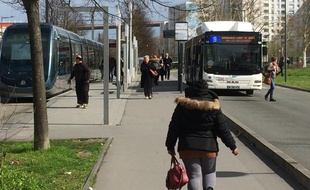 Les fréquences des trams sont de 10 minutes en heures de pointe dans ce secteur de Bacalan.