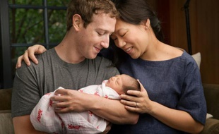 Image fournie par Mark Zuckerberg le montrant avec sa femme Priscilla et leur petite fille Max le 1er décembre 2015