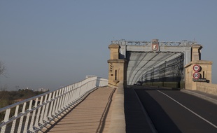 Les travaux du Pont Eiffel entre Saint-Vincent-de-Paul et Cubzac-les-Ponts (Gironde) ont duré jusqu'en décembre 2017