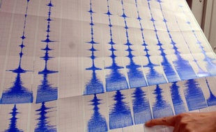 Un séisme de magnitude 6,2 a secoué mercredi l'est de l'Afghanistan et le nord du Pakistan, selon les services météorolgiques pakistanais.