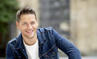 Tom Mathis est âgé de 31 ans.
