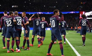 Le rouleau compresseur parisien au grand complet.