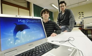 Florian Desfossés et Bruno Thurier, les élèves concepteurs du site Mondauphin.fr.