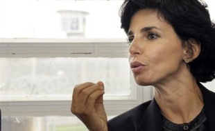 "Mon projet de loi pénitentiaire consacrera ces expérimentations en leur donnant un fondement législatif", a déclaré la ministre de la Justice.