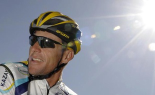 Le coureur américain, Lance Armstrong, sous le soleil du Tour de Castille et Leon, le 23 mars 2009.
