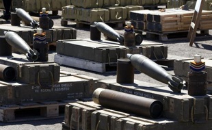 Les pays soumis à un embargo international sur les armes ont malgré tout réussi à importer plus de 2,2 milliards de dollars d'armements depuis 2000, selon un rapport de l'organisation humanitaire Oxfam publié jeudi.