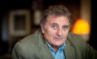 Le réalisateur Patrick Rotman, scénariste l'an passé de "La Conquête" sur l'accession au pouvoir de Nicolas Sarkozy s'apprête à réaliser "Le Pouvoir", documentaire sur la vie à l'Elysée sous François Hollande