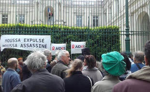 Une manifestation devant la préfecture du Gard des soutiens de Moussa.