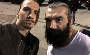 Zlatan Ibrahimovic et Sébastien Chabal le 25 janvier 2016 à Paris.