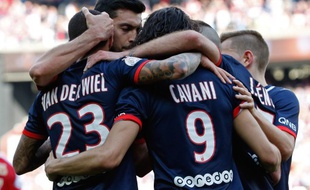Les joueurs du PSG se congratulent lors de leur victoire contre Reims, le 5 avril 2014, au Parc des Princes.