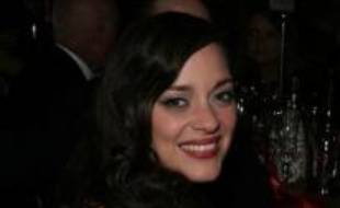 D'anciens propos de Marion Cotillard, fraîchement "oscarisée", sur les attentats du 11 septembre 2001 ont provoqué la perplexité à Hollywood, où une partie de la presse s'est interrogée sur leur possible impact sur la carrière internationale de l'actrice française.