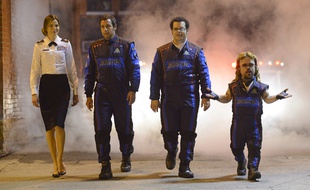 Michelle Monaghan, Adam Sandler, Josh Gad et Peter Dinklage dans «Pixels».