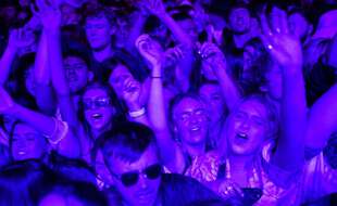 Si les discothèques restent fermées pour le moment, vous pourrez toujours aller faire un tour dans un club libertin.