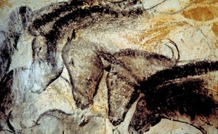 Le panneau des chevaux, fresque de la grotte Chauvet-Pont d'Arc, dans l'Ardèche.