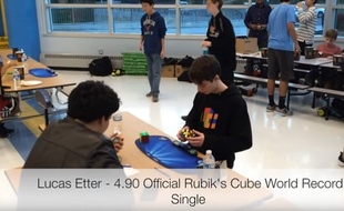 Lucas Etter est le nouveau boss du Rubik's cube.
