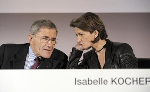 Le Pdg de GDF Suez Gérard Mestrallet et Isabelle Kocher, nommée directrice générale déléguée et administrateur du groupe, le 27 février 2014 à Paris