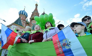 Rassemblement pour la fête du travail le 1er mai 2014 place Rouge à Moscou