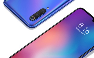 Le Mi 9 et son triple module photo dorsal.