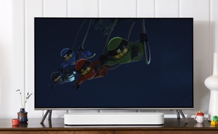 Très compacte, la barre de son Sonos Beam sera disponible le 17 juillet 2018 à 449 euros.