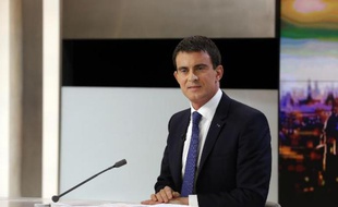 Le Premier ministre Manuel Valls sur la plateau du 20h de France 2, le 7 décembre 2014, à Paris