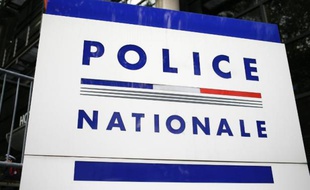 Un policier restait en garde à vue dans l'enquête sur la mort d'un jeune de 27 ans après une bagarre au sortir d'une discothèque, samedi à Dijon, la justice souhaitant confronter sa version à celle de deux suspects interpellés dimanche, alors que les témoignages divergent.