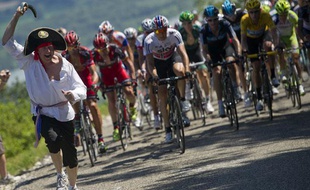 Le peloton du Tour de France le 11 juiillet 2012, lors de la 10e étape.