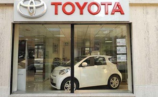 Un concessionnaire Toyota à Paris en février 2010.