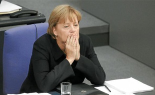La chancelière Angela Merkel a gagné contre les eurosceptiques qui rejetaient ses plans d'aide.