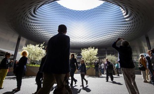 Baselworld, le plus grand salon mondial de l'horlogerie et de la joaillerie, a ouvert mercredi ses portes à Bâle aux médias sur une note optimiste pour 2013 malgré les inquiétudes sur la croissance en Chine.
