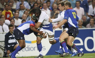 Sébastien Chabal et le XV de France face à la Namibie en Coupe du monde, le 16 septembre 2007 à Toulouse.