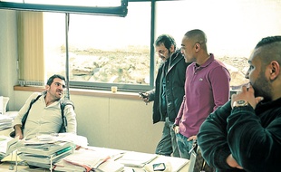 Les acteurs des séries Braquo et Mafiosa jouent dans le clip, long de six minutes.
