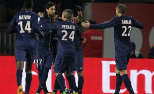 Les joueurs du PSG heureux après leur but face à Lille, le 27 janvier 2013