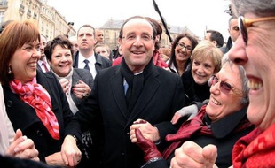 Journée internationale des droits des femmes oblige, François Hollande a organisé jeudi son programme de candidat à l'Elysée en conséquence: visite d'une maternité en Seine-Saint-Denis, puis rencontre d'associations de femmes à Reims avant un meeting en soirée.