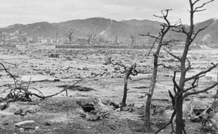 La ville d'Hiroshima dévastée après le bombardement atomique du 6 août 1945