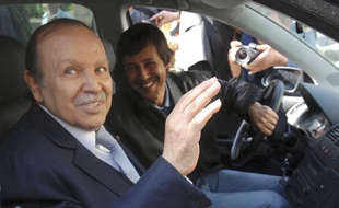 Le président déchu Abdelaziz Bouteflika et son frère Saïd Bouteflika.