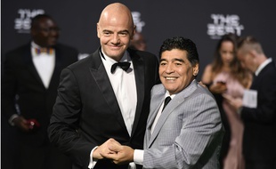 Le projet de Gianni Infantino est soutenu par Diego Maradona.