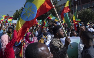 Lors d'une manifestation organisée par le pouvoir éthiopien en faveur de l'armée, à Addis Abeba.