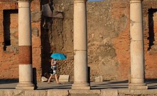 Une touriste à Pompéi en 2015.