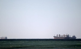 L'Iran continue de recevoir l'argent de son pétrole vendu à l'Inde via la Turquie, a déclaré Mohsen Ghamsari, directeur des affaires internationales de la Compagnie nationale iranienne du pétrole (NIOC), cité vendredi par l'agence Mehr.