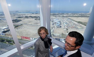 La ministre française du Commerce extérieur, Nicole Bricq, a déclaré mardi vouloir intéresser les entreprises françaises aux chantiers de l'exposition universelle de 2020 à Dubaï qui représentent des investissements de 7 milliards de dollars.
