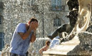 A Bordeaux, le 21 août 2011, le thermomètre dépasse les 30°C depuis quelques jours