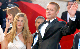 Les acteurs Jennifer Aniston et Brad Pitt du temps de leur mariage, en 2004